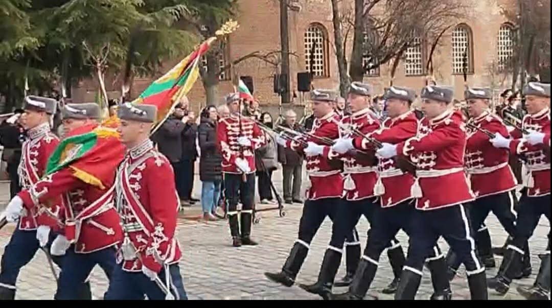 Александър и Николай отбелязват националния празник — снимка 3