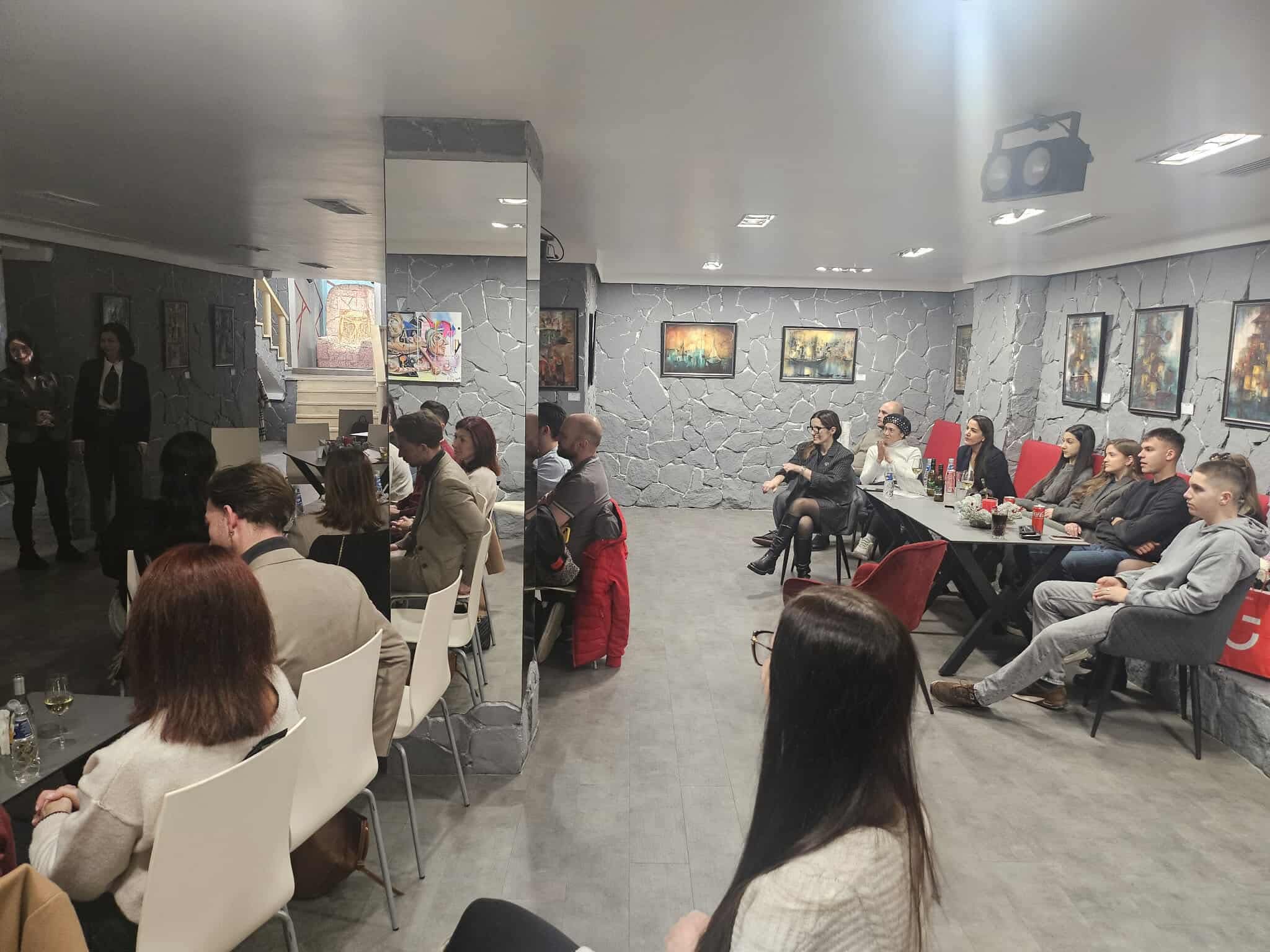 Гости на бизнес стендъпа в Art Club Diplomat — снимка 3